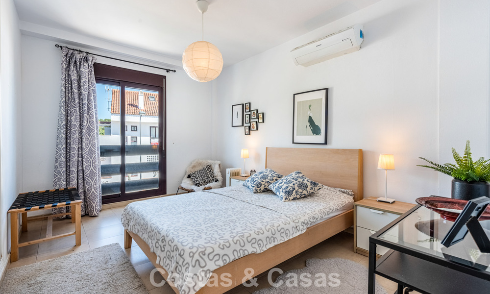 Duplex penthouse à vendre à distance de marche de toutes les commodités et de Puerto Banus à Nueva Andalucia, Marbella 777341