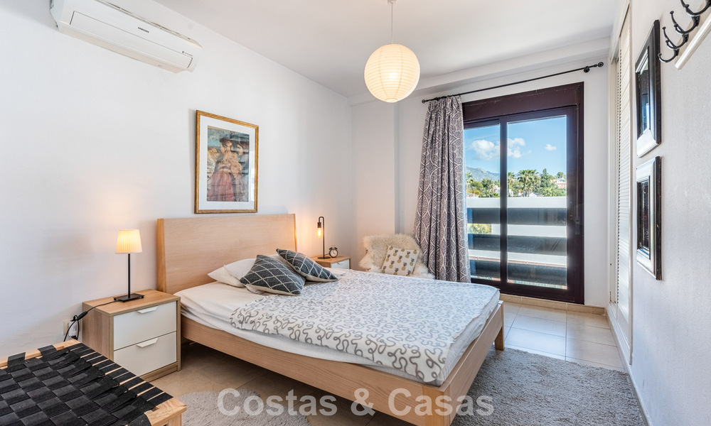 Duplex penthouse à vendre à distance de marche de toutes les commodités et de Puerto Banus à Nueva Andalucia, Marbella 777343