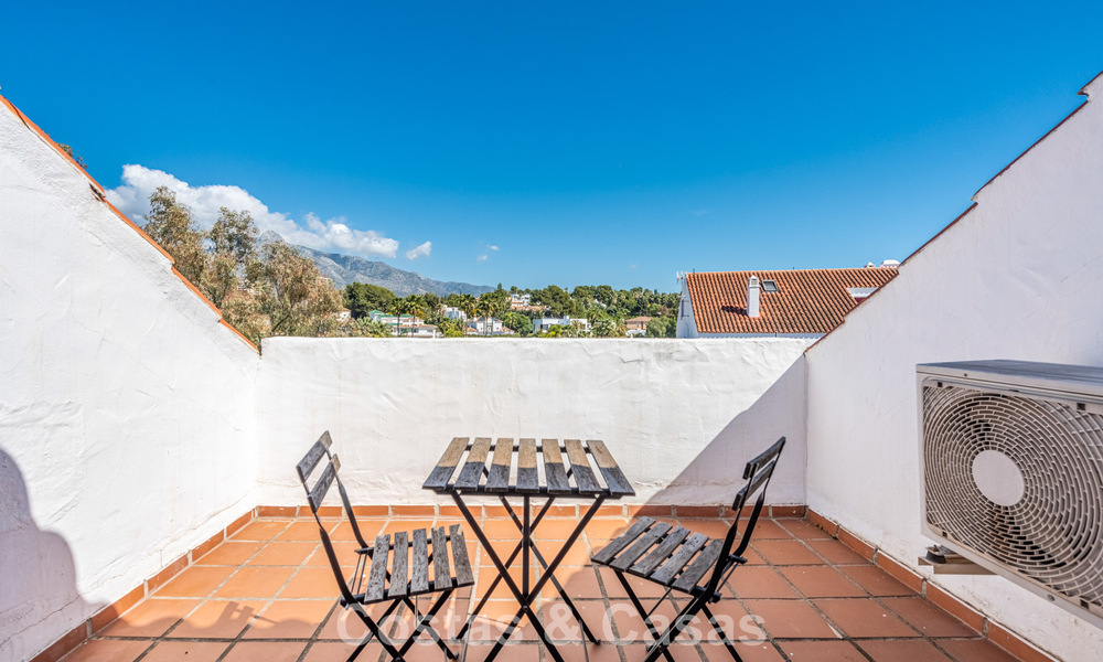Duplex penthouse à vendre à distance de marche de toutes les commodités et de Puerto Banus à Nueva Andalucia, Marbella 777348