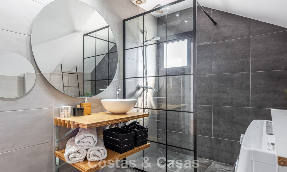 Duplex penthouse à vendre à distance de marche de toutes les commodités et de Puerto Banus à Nueva Andalucia, Marbella 777353