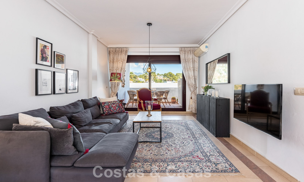 Duplex penthouse à vendre à distance de marche de toutes les commodités et de Puerto Banus à Nueva Andalucia, Marbella 777356