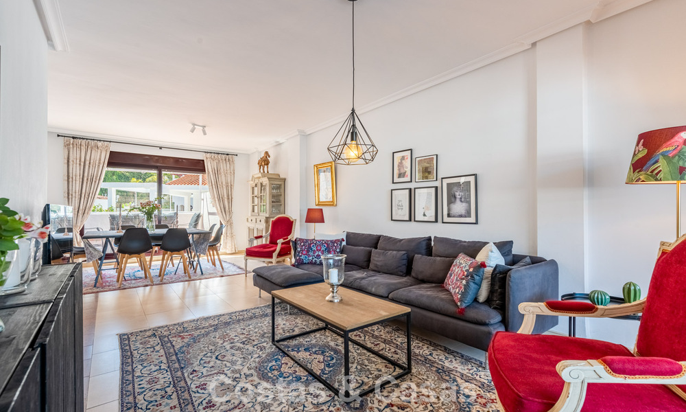 Duplex penthouse à vendre à distance de marche de toutes les commodités et de Puerto Banus à Nueva Andalucia, Marbella 777358