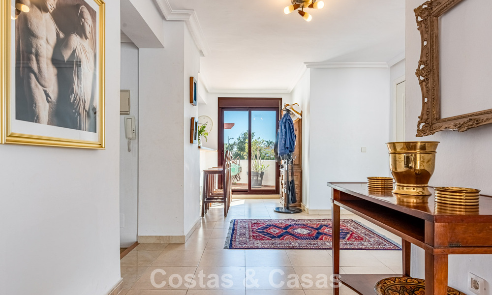 Duplex penthouse à vendre à distance de marche de toutes les commodités et de Puerto Banus à Nueva Andalucia, Marbella 777362