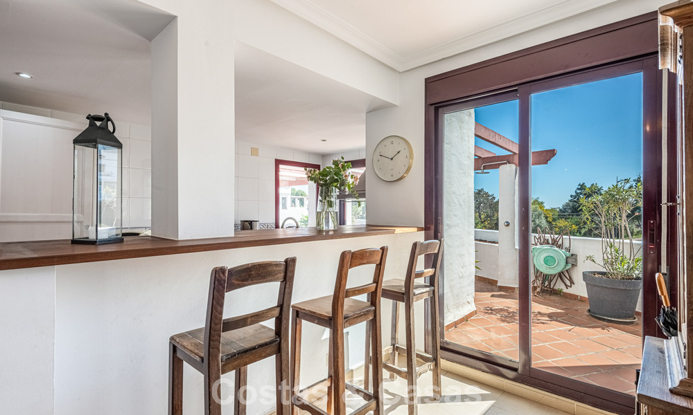Duplex penthouse à vendre à distance de marche de toutes les commodités et de Puerto Banus à Nueva Andalucia, Marbella 777364