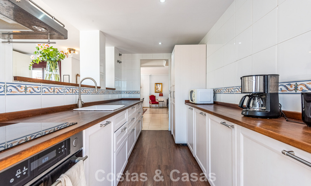 Duplex penthouse à vendre à distance de marche de toutes les commodités et de Puerto Banus à Nueva Andalucia, Marbella 777366