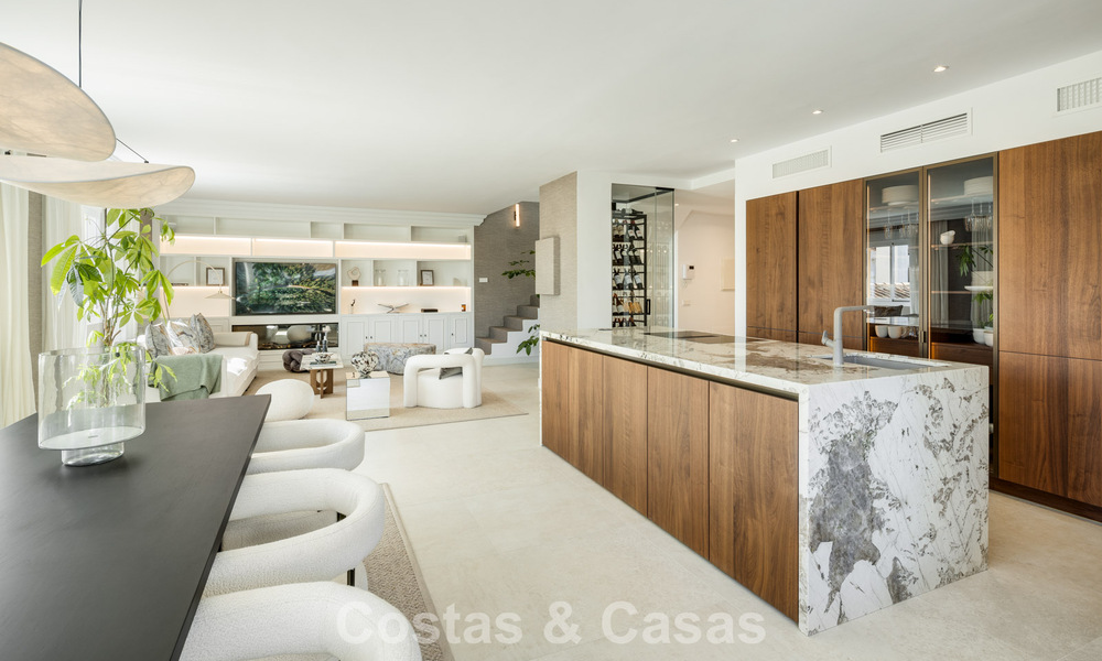 Penthouse en duplex prêt à emménager à vendre dans une urbanisation sécurisée 24h sur le Golden Mile de Marbella 777104
