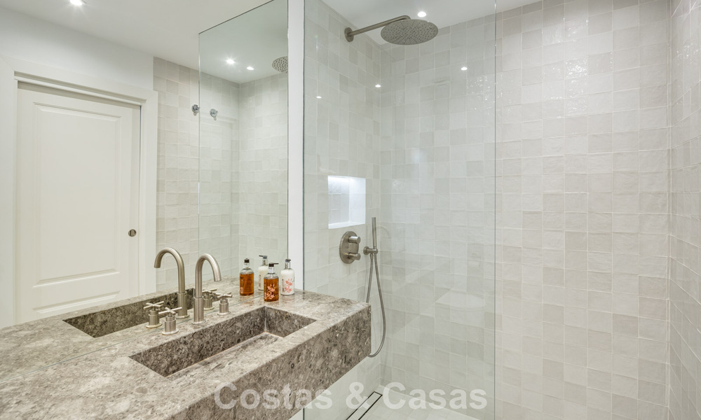 Penthouse en duplex prêt à emménager à vendre dans une urbanisation sécurisée 24h sur le Golden Mile de Marbella 777121