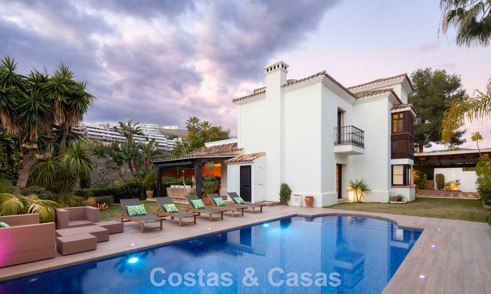 Villa de luxe prête à emménager à vendre en bordure d'un parcours de golf de premier ordre à La Quinta, Marbella - Benahavis 777066