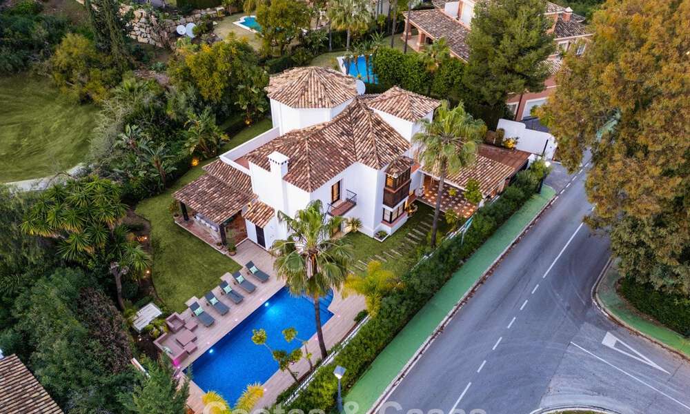 Villa de luxe prête à emménager à vendre en bordure d'un parcours de golf de premier ordre à La Quinta, Marbella - Benahavis 777070