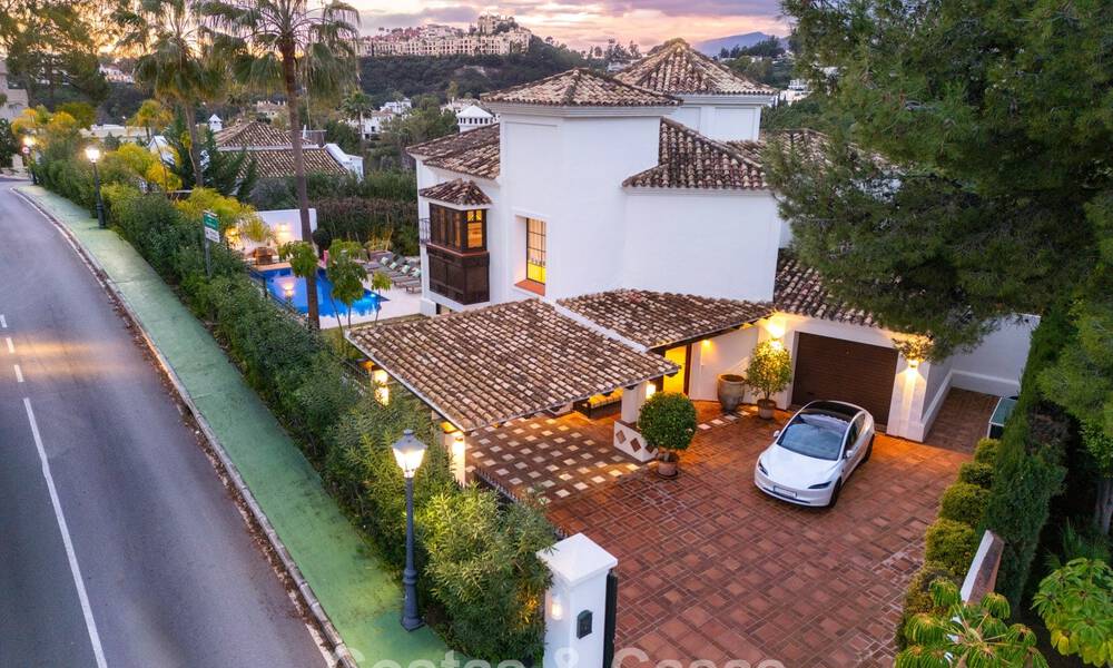 Villa de luxe prête à emménager à vendre en bordure d'un parcours de golf de premier ordre à La Quinta, Marbella - Benahavis 777071