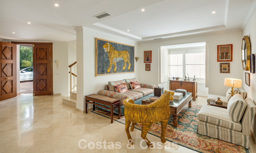 Villa de luxe prête à emménager à vendre en bordure d'un parcours de golf de premier ordre à La Quinta, Marbella - Benahavis 777080