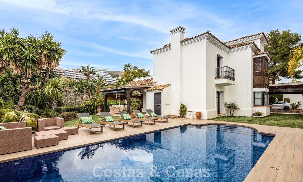 Villa de luxe prête à emménager à vendre en bordure d'un parcours de golf de premier ordre à La Quinta, Marbella - Benahavis 777088