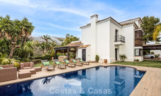 Villa de luxe prête à emménager à vendre en bordure d'un parcours de golf de premier ordre à La Quinta, Marbella - Benahavis 777088 