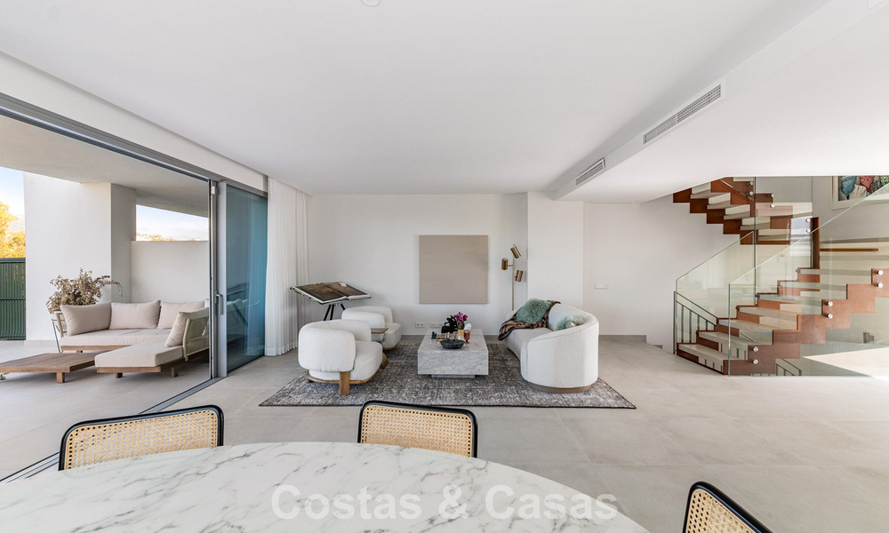 Luxueuse villa moderne à vendre à proximité de toutes les commodités à Guadalmina et San Pedro, Marbella 777324