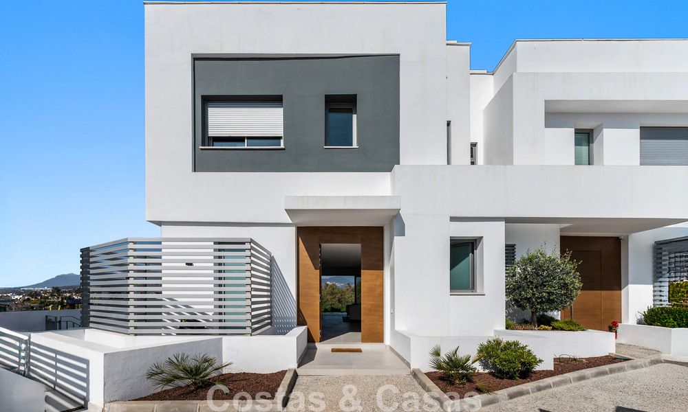 Luxueuse villa moderne à vendre à proximité de toutes les commodités à Guadalmina et San Pedro, Marbella 777337