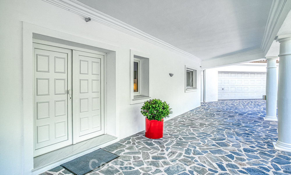 Spacieuse villa familiale de 4 chambres avec vue sur la mer à vendre dans un quartier résidentiel recherché à Marbella Est 777242
