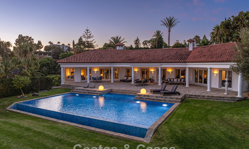 Spacieuse villa familiale de 4 chambres avec vue sur la mer à vendre dans un quartier résidentiel recherché à Marbella Est 777246