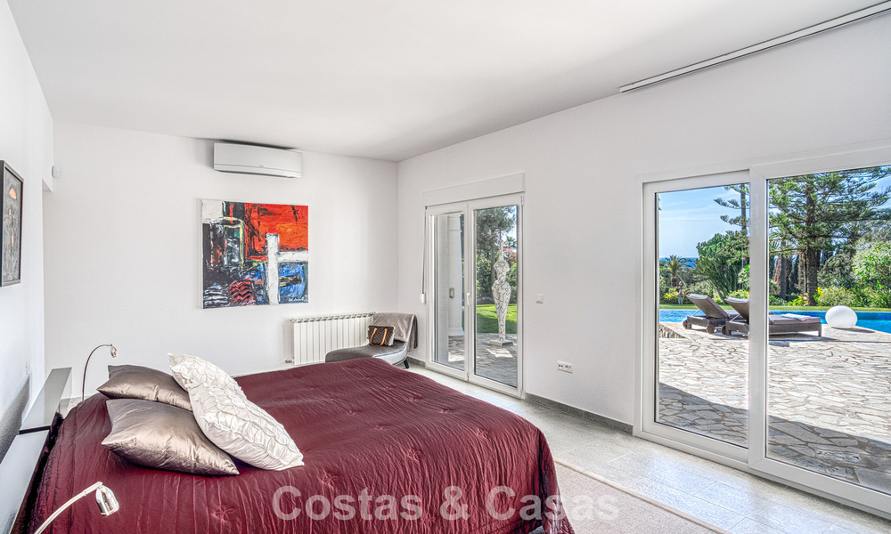 Spacieuse villa familiale de 4 chambres avec vue sur la mer à vendre dans un quartier résidentiel recherché à Marbella Est 777258