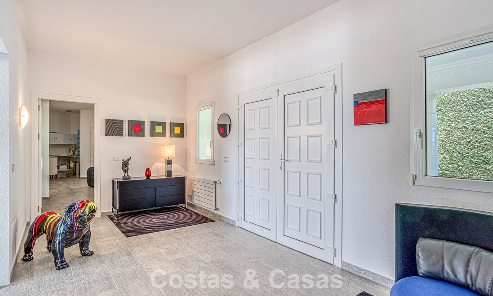 Spacieuse villa familiale de 4 chambres avec vue sur la mer à vendre dans un quartier résidentiel recherché à Marbella Est 777265