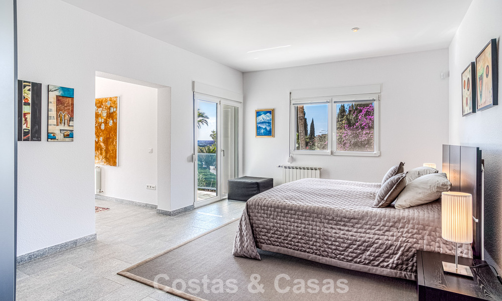Spacieuse villa familiale de 4 chambres avec vue sur la mer à vendre dans un quartier résidentiel recherché à Marbella Est 777270