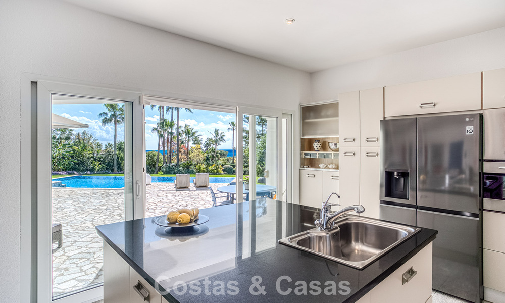Spacieuse villa familiale de 4 chambres avec vue sur la mer à vendre dans un quartier résidentiel recherché à Marbella Est 777274