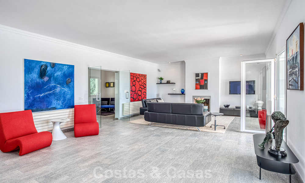 Spacieuse villa familiale de 4 chambres avec vue sur la mer à vendre dans un quartier résidentiel recherché à Marbella Est 777280