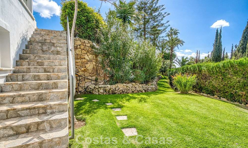 Spacieuse villa familiale de 4 chambres avec vue sur la mer à vendre dans un quartier résidentiel recherché à Marbella Est 777292