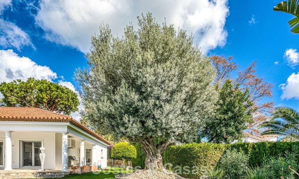 Spacieuse villa familiale de 4 chambres avec vue sur la mer à vendre dans un quartier résidentiel recherché à Marbella Est 777297
