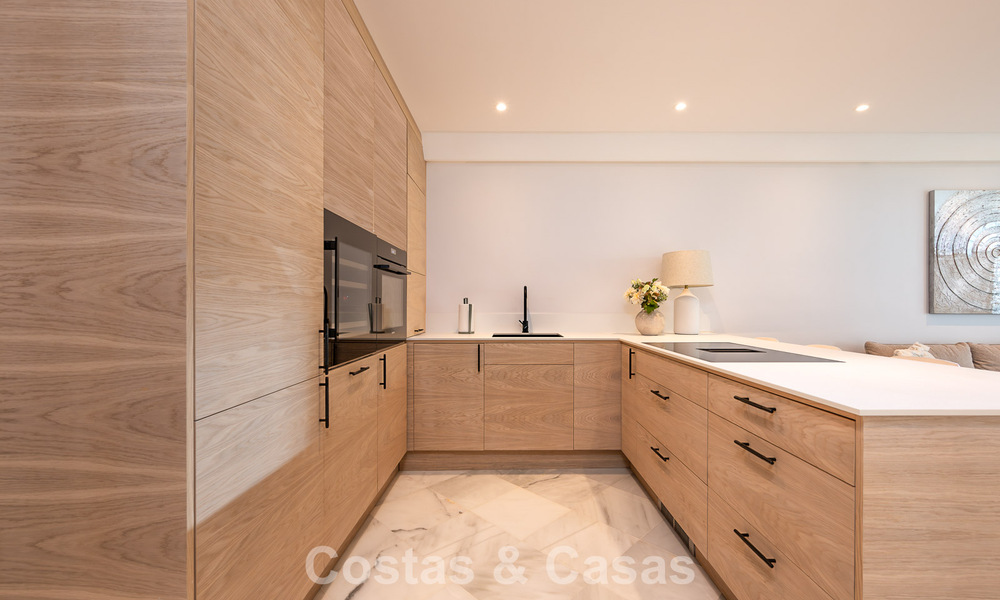 Appartement de luxe rénové à vendre à Gran Marbella en front de mer sur le Golden Mile / Marbella Center 777178