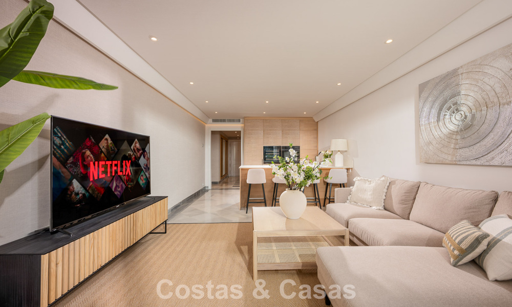 Appartement de luxe rénové à vendre à Gran Marbella en front de mer sur le Golden Mile / Marbella Center 777182