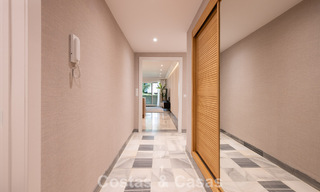 Appartement de luxe rénové à vendre à Gran Marbella en front de mer sur le Golden Mile / Marbella Center 777183 