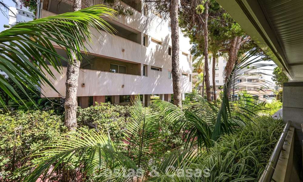 Appartement de luxe rénové à vendre à Gran Marbella en front de mer sur le Golden Mile / Marbella Center 777187