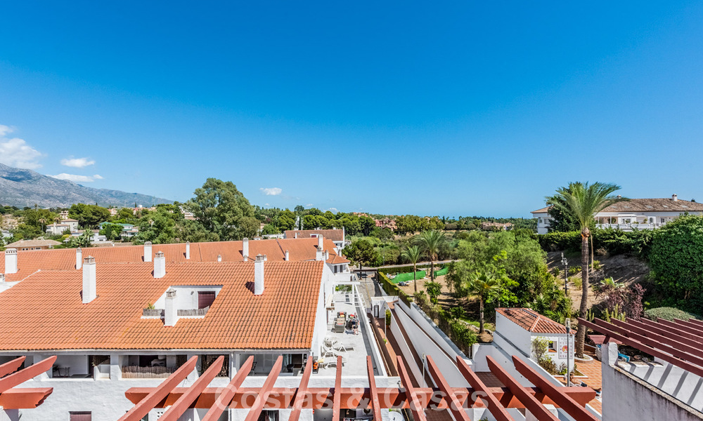 Penthouse en duplex à vendre à distance de marche de toutes les commodités et de Puerto Banus à Nueva Andalucia, Marbella 777371