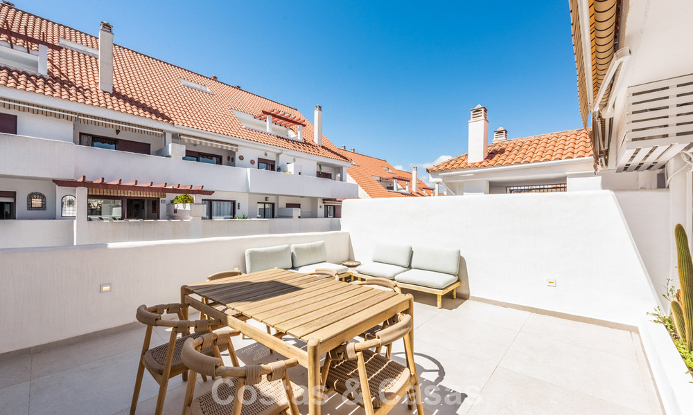 Penthouse en duplex à vendre à distance de marche de toutes les commodités et de Puerto Banus à Nueva Andalucia, Marbella 777381