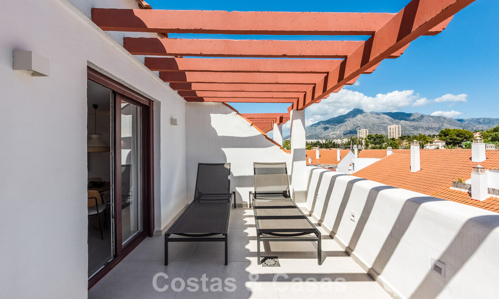 Penthouse en duplex à vendre à distance de marche de toutes les commodités et de Puerto Banus à Nueva Andalucia, Marbella 777386