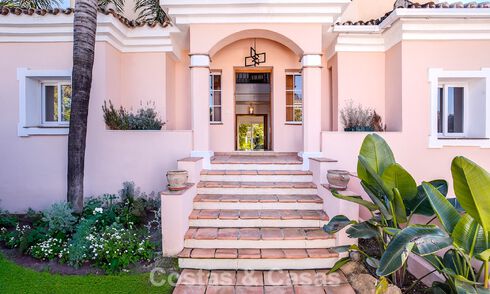 Villa méditerranéenne à vendre à quelques pas de la plage et des commodités à Guadalmina Baja - San Pedro, Marbella 777477