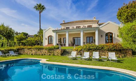 Spacieuse villa andalouse avec vue panoramique sur la mer à vendre dans un complexe de golf cinq étoiles à Marbella - Benahavis 777457