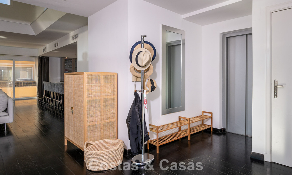 Magnifique penthouse en duplex à vendre, à distance de marche des commodités et de la plage à Elviria, Marbella 777774