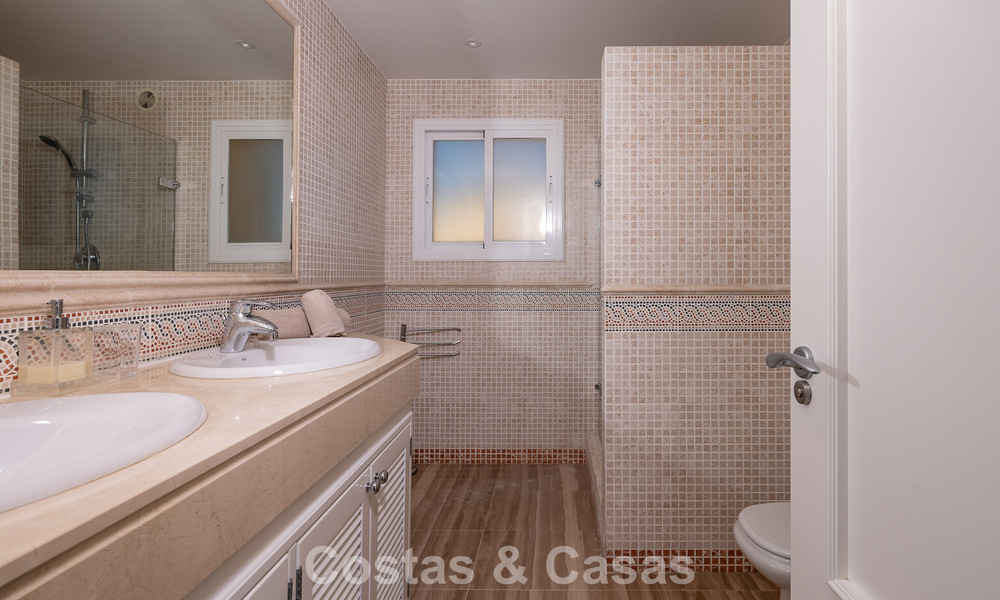 Magnifique penthouse en duplex à vendre, à distance de marche des commodités et de la plage à Elviria, Marbella 777776