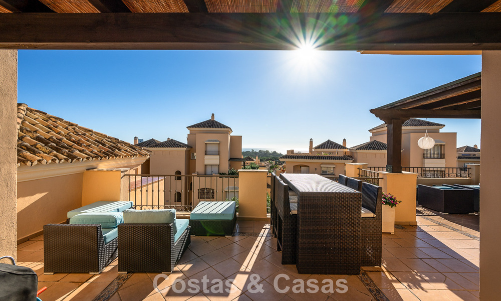 Magnifique penthouse en duplex à vendre, à distance de marche des commodités et de la plage à Elviria, Marbella 777790