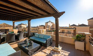 Magnifique penthouse en duplex à vendre, à distance de marche des commodités et de la plage à Elviria, Marbella 777793 
