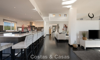 Magnifique penthouse en duplex à vendre, à distance de marche des commodités et de la plage à Elviria, Marbella 777812 