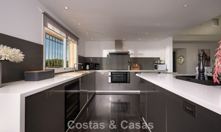 Magnifique penthouse en duplex à vendre, à distance de marche des commodités et de la plage à Elviria, Marbella 777814 