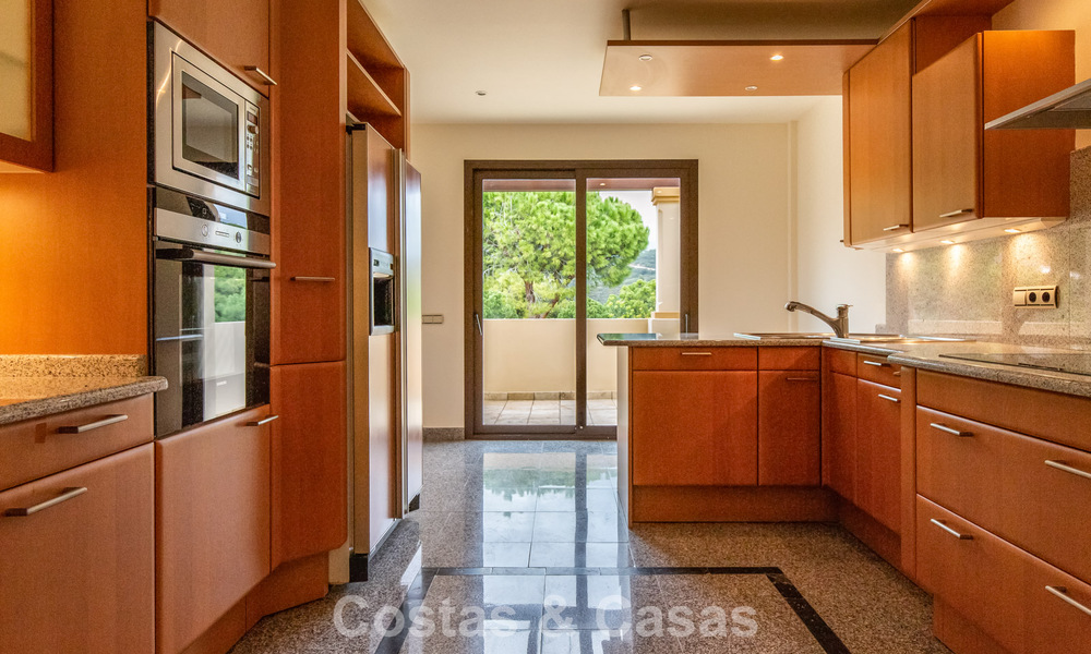 Appartement haut de gamme à vendre dans un complexe fermé à Nueva Andalucia, Marbella 777676