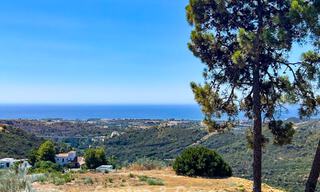 Terrain avec vue sur la mer à vendre dans une urbanisation sécuree sur les collines de Benahavis - Marbella 777817 