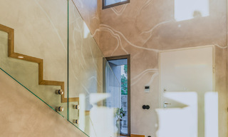 Villa en rangée de conception moderniste avec vue sur la mer à vendre dans un complexe de premier plan à Mijas Costa, Costa del Sol 777827 