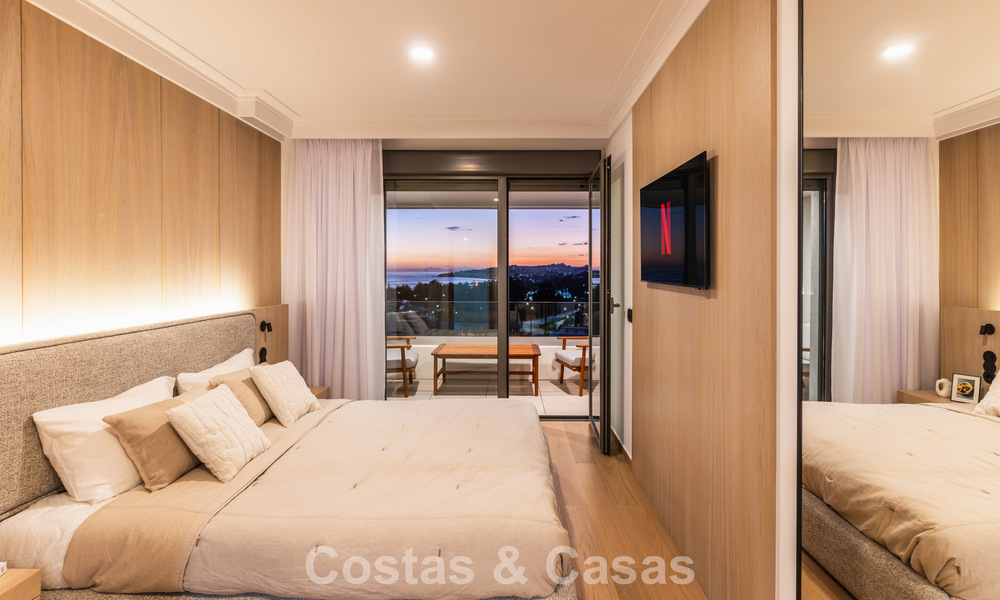 Villa en rangée de conception moderniste avec vue sur la mer à vendre dans un complexe de premier plan à Mijas Costa, Costa del Sol 777833