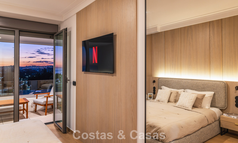 Villa en rangée de conception moderniste avec vue sur la mer à vendre dans un complexe de premier plan à Mijas Costa, Costa del Sol 777834