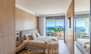 Villa en rangée de conception moderniste avec vue sur la mer à vendre dans un complexe de premier plan à Mijas Costa, Costa del Sol 777840 