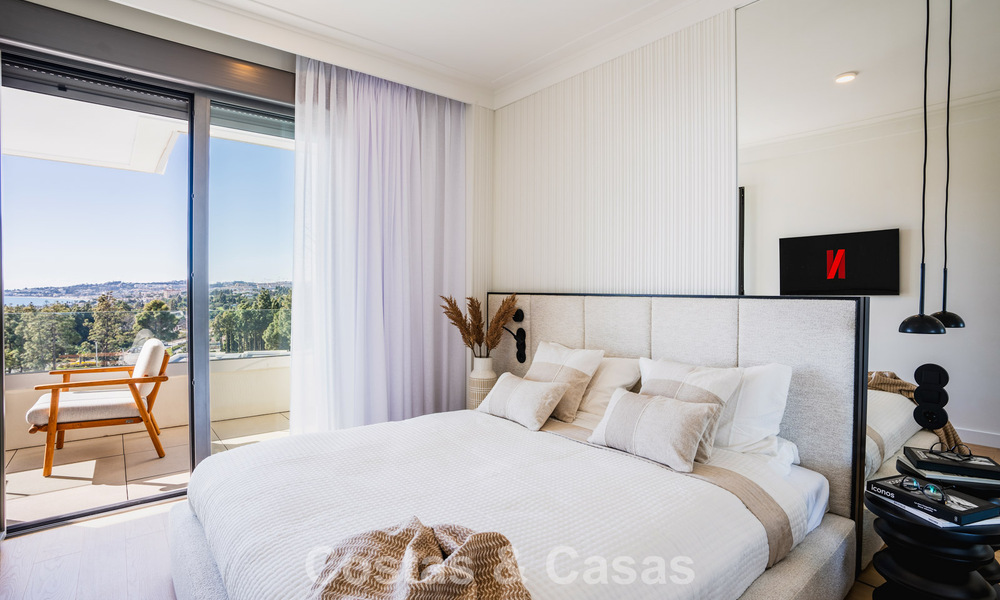 Villa en rangée de conception moderniste avec vue sur la mer à vendre dans un complexe de premier plan à Mijas Costa, Costa del Sol 777845